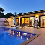 Uzumlu Village 2 Bedroom Luxury فيلة كالكان