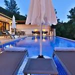 Uzumlu Village 2 Bedroom Luxury فيلة كالكان